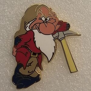 DISNEY SNOW WHITE AND THE SEVEN DWARFS GRUMPY WITH PICK AXE 2000 PIN
